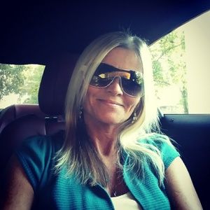 Meet your Posher, Denitra